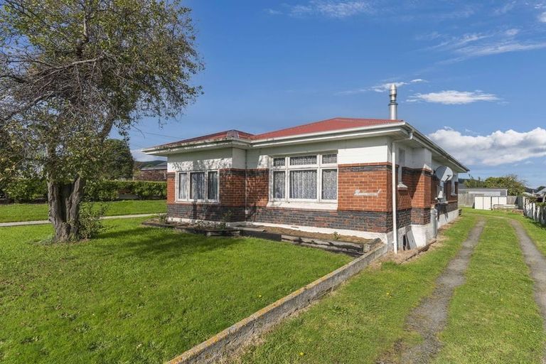 Photo of property in 28 Branksea Street, Kaitangata, 9210