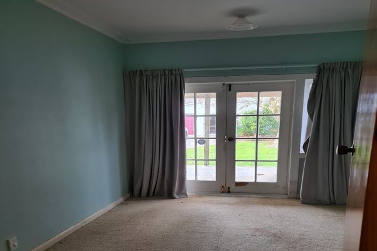 Photo of property in 35 Thomson Street, West End, Palmerston North, 4412