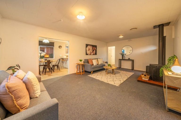 Photo of property in 77 Pasadena Crescent, Totara Park, Upper Hutt, 5018