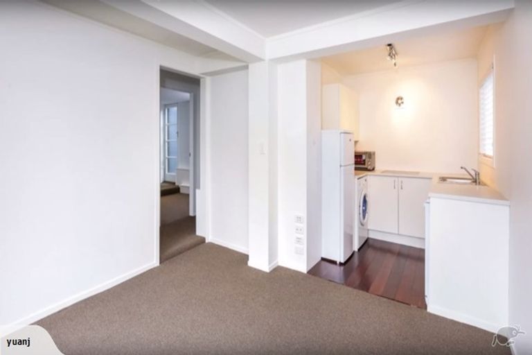 Photo of property in 7 Merville Avenue, Te Atatu South, Auckland, 0610