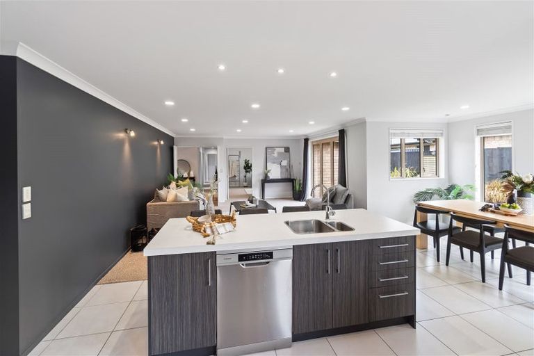 Photo of property in 12 Mataroa Place, Parklands, Christchurch, 8083