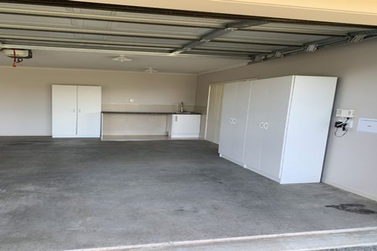 Photo of property in 7 Mazuran Place, Flat Bush, Auckland, 2016