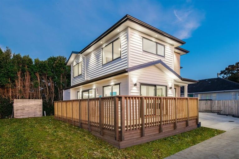 Photo of property in 9b Edwards Avenue, Henderson, Auckland, 0610