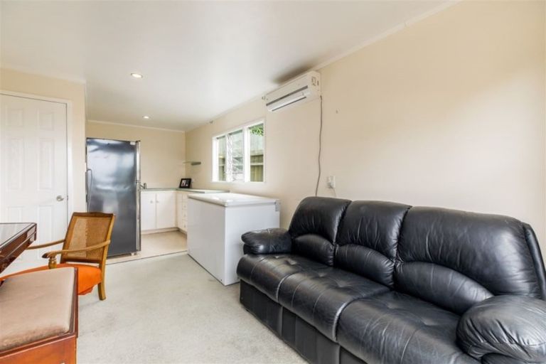 Photo of property in 7 Kilcar Place, Massey, Auckland, 0614
