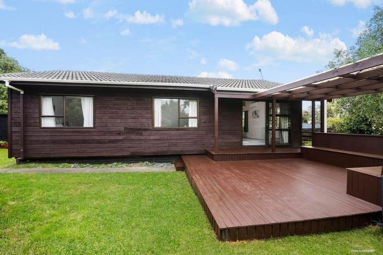 Photo of property in 7 Vera Road, Te Atatu South, Auckland, 0610