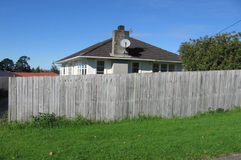Photo of property in 93 Roberts Road, Te Atatu South, Auckland, 0610