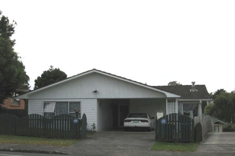 Photo of property in 30a Butterworth Drive, Glendene, Auckland, 0602