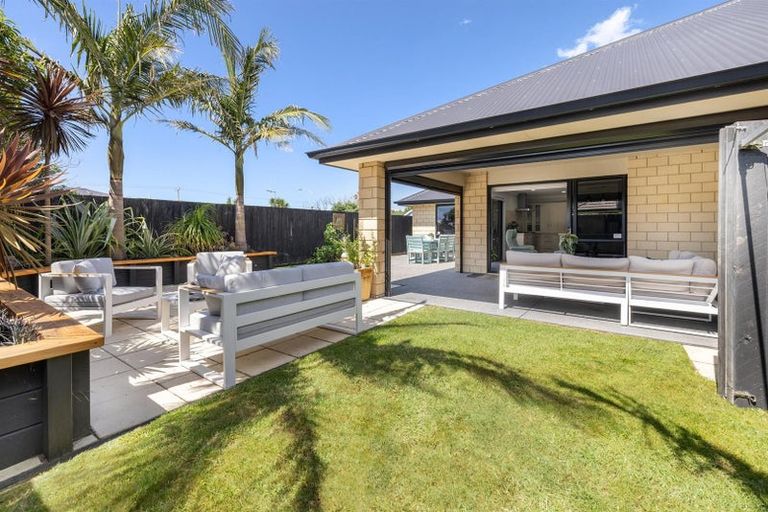 Photo of property in 24 Pompano Key, Papamoa Beach, Papamoa, 3118