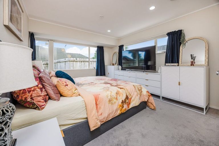 Photo of property in 124 Charles Prevost Drive, The Gardens, Auckland, 2105