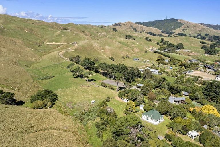 Photo of property in 670 Ohariu Valley Road, Ohariu, Wellington, 6037