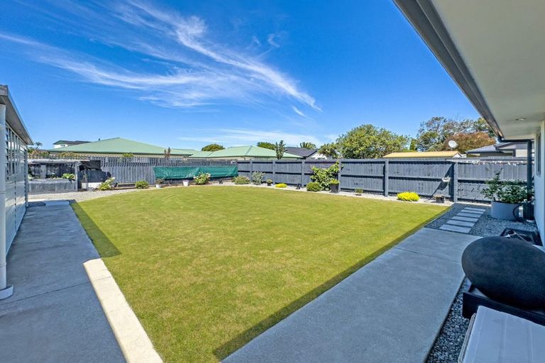 Photo of property in 39 Vivian Street, Burwood, Christchurch, 8083