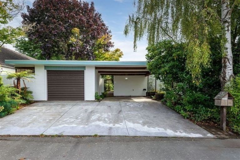Photo of property in 22 Powell Crescent, Ilam, Christchurch, 8041