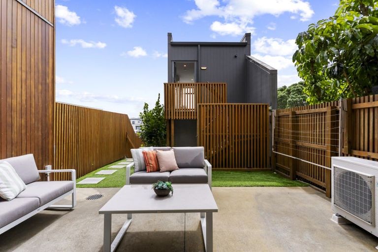 Photo of property in 9 Hudson Bay Road, Hobsonville, Auckland, 0616