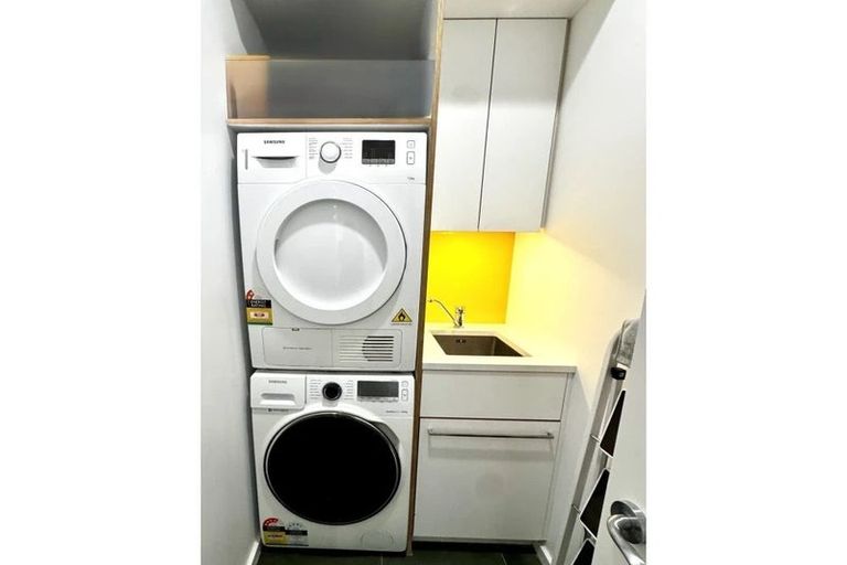 Photo of property in Stadium Garden Flats, 507/107 Thorndon Quay, Pipitea, Wellington, 6011