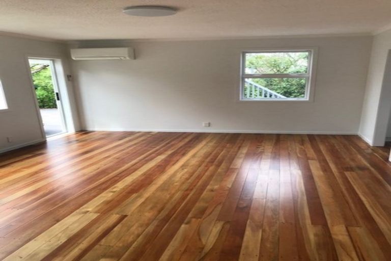 Photo of property in 2/74 Creswick Terrace, Northland, Wellington, 6012