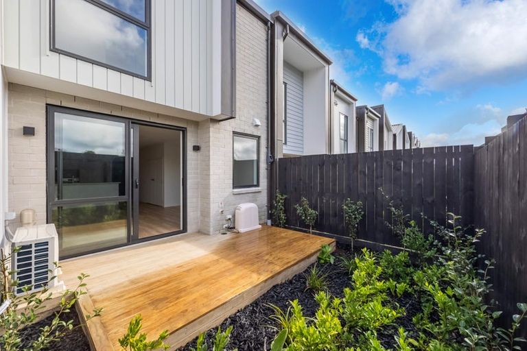 Photo of property in 32b/4 Westgate Drive, Massey, Auckland, 0614