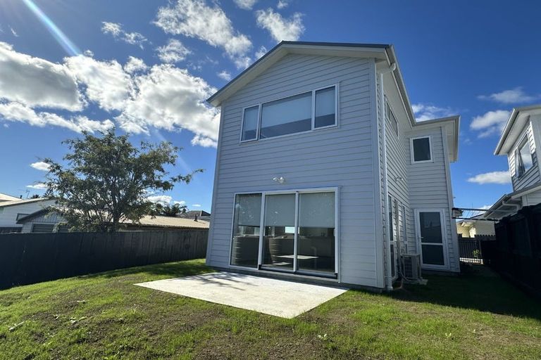 Photo of property in 35 Royston Street, Rosehill, Papakura, 2113