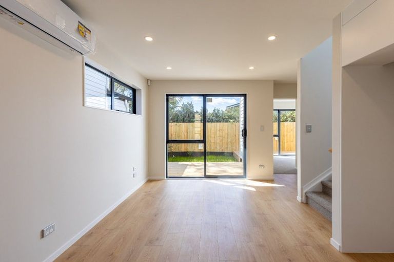 Photo of property in 6d Kaweka Street, New Lynn, Auckland, 0600