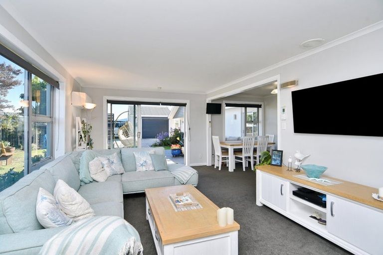 Photo of property in 44 Geddis Street, Rangiora, 7400