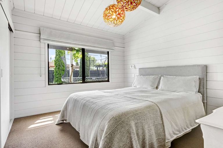 Photo of property in 2 Kathleen Street, Parkvale, Hastings, 4122