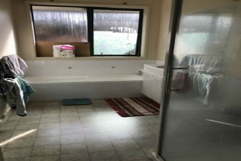 Photo of property in 2 Nobleman Place, Hamilton East, Hamilton, 3216