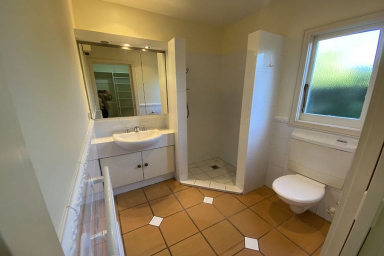 Photo of property in 2/11 Memorial Avenue, Ilam, Christchurch, 8053