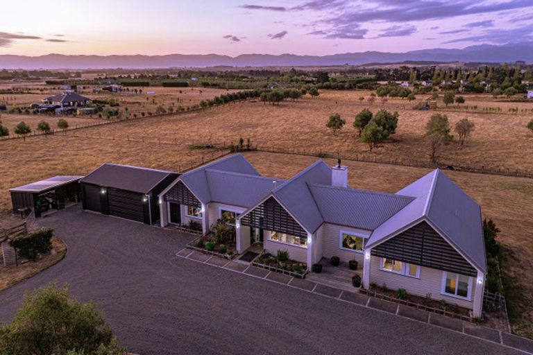 Photo of property in 104 White Rock Road, Martinborough, 5781