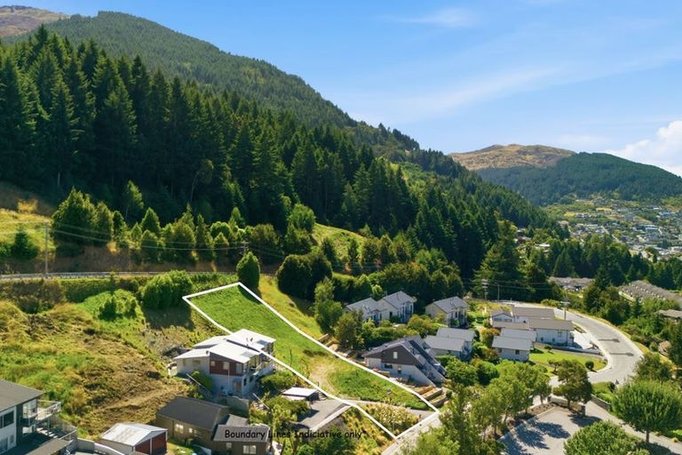 Photo of property in 10 Sainsbury Road, Fernhill, Queenstown, 9300