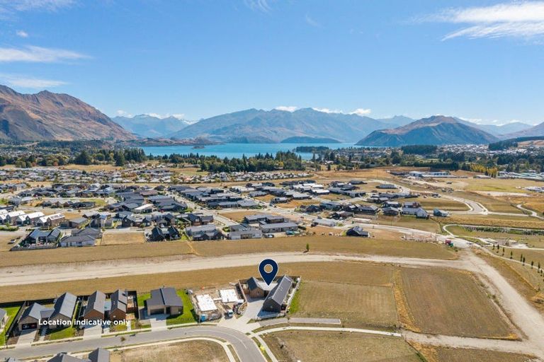 Photo of property in 21 Packer Road, Wanaka, 9382