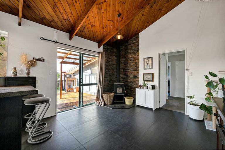 Photo of property in 28b Poplar Grove, Whalers Gate, New Plymouth, 4310