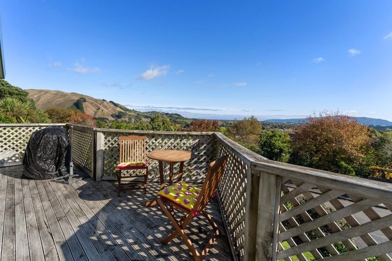 Photo of property in 49a Kakariki Grove, Waikanae, 5036
