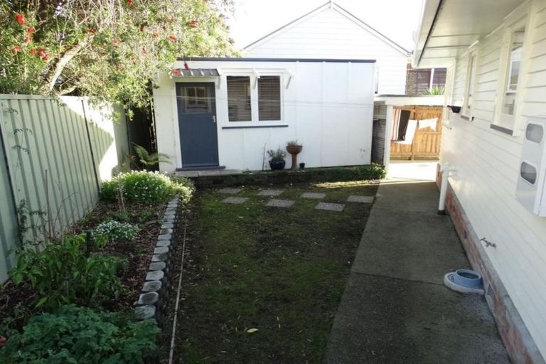 Photo of property in 3 Mackenzie Street, Te Atatu South, Auckland, 0610