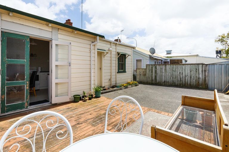 Photo of property in 11 Aspen Way, Kelvin Grove, Palmerston North, 4414
