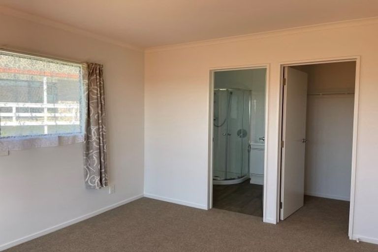 Photo of property in 18 Philomel Crescent, Bayswater, Auckland, 0622