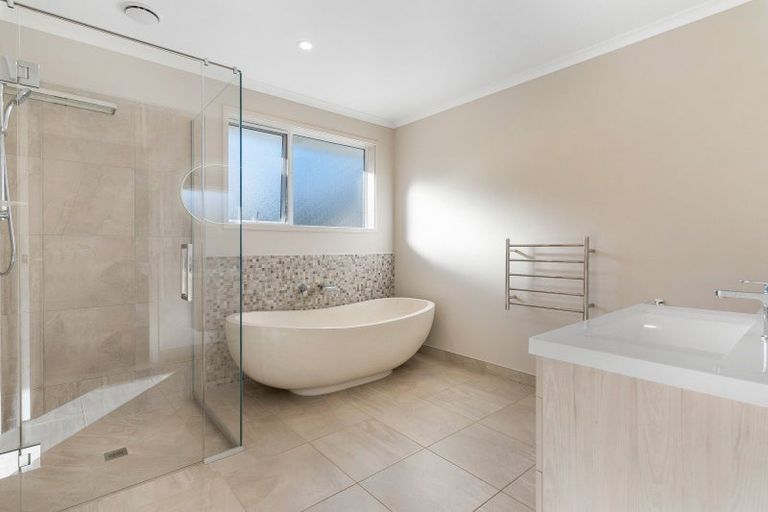 Photo of property in 43e Terry Smyth Drive, Kumeu, 0892
