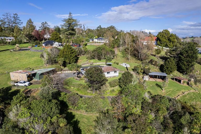 Photo of property in 4 Paparoa Station Road, Paparoa, 0571