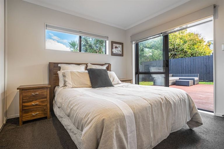 Photo of property in 33a Gill Avenue, Te Atatu Peninsula, Auckland, 0610
