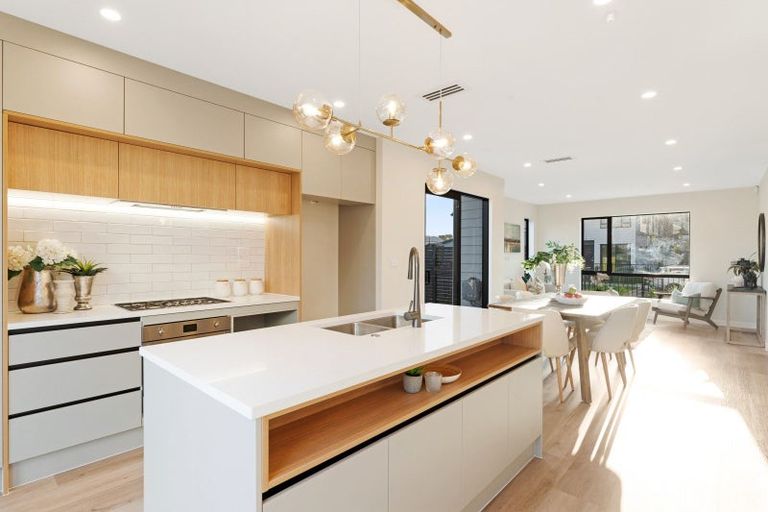Photo of property in 4 Babos Avenue, Kumeu, 0810