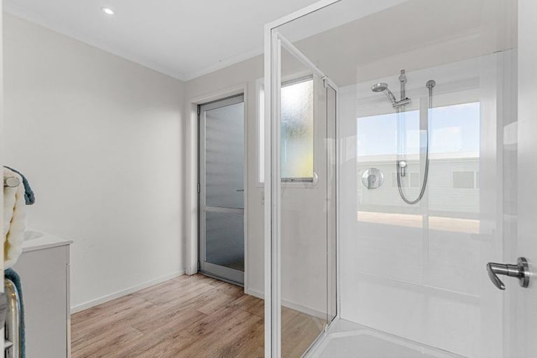 Photo of property in 4b Beachcomber Road, Mangawhai Heads, Mangawhai, 0505