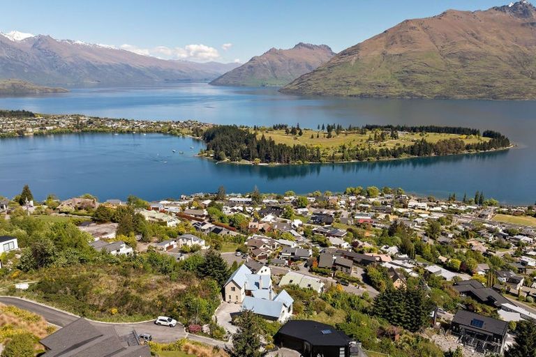 Photo of property in 25b Vancouver Drive, Queenstown, 9300