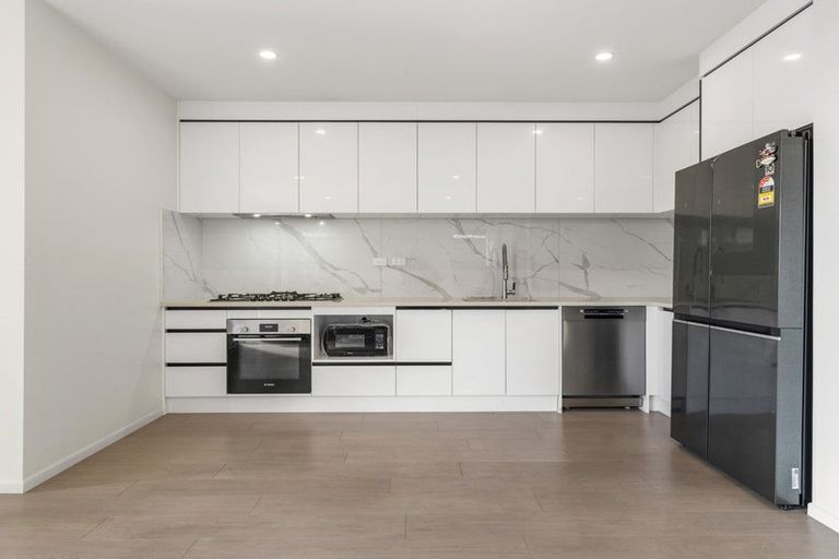 Photo of property in 14 Horokaka Street, Massey, 0614