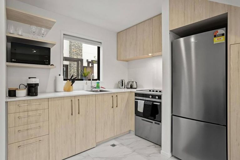 Photo of property in 8/10 Fathom Place, Te Atatu Peninsula, Auckland, 0610