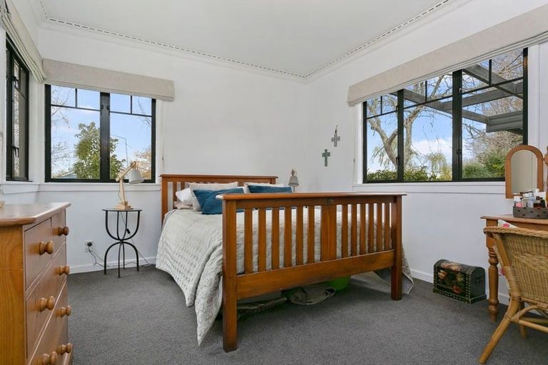 Photo of property in 18 Queen Street, Cambridge, 3434