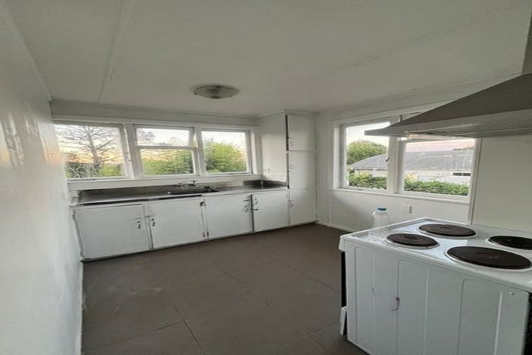 Photo of property in 392 Don Buck Road, Massey, Auckland, 0614