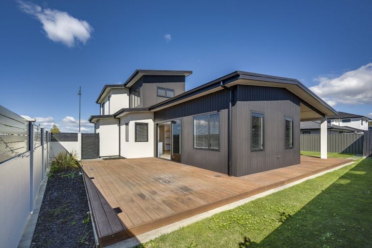 Photo of property in 24 Aspiring Drive, Poraiti, Napier, 4112