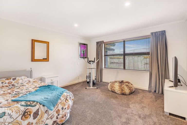 Photo of property in 15 Trump Place, Kelvin Grove, Palmerston North, 4414