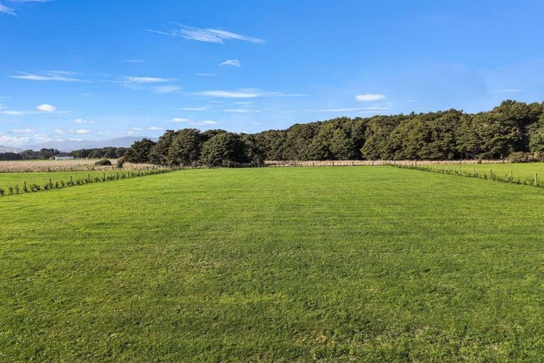 Photo of property in 35 Woven Stone Way, Ohau, 5570