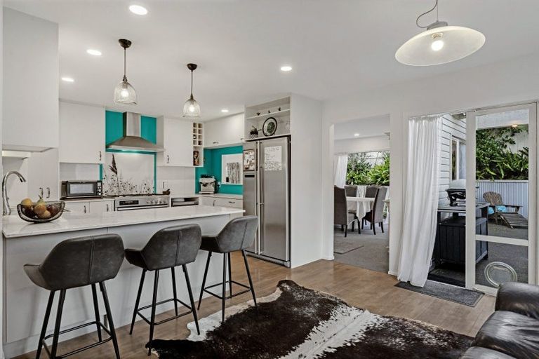 Photo of property in 1b Adrienne Place, Onehunga, Auckland, 1061