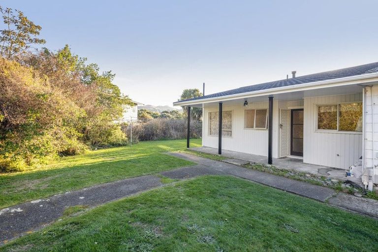 Photo of property in 10f3 Petherick Crescent, Johnsonville, Wellington, 6037