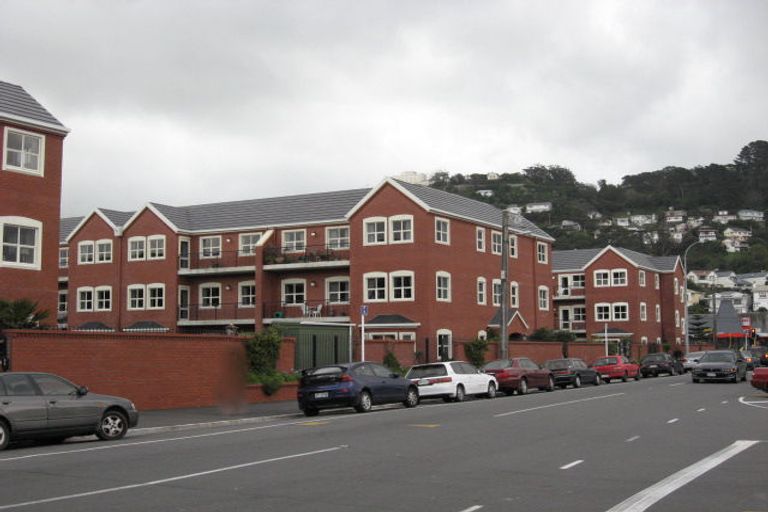 Photo of property in Rita Angus Retirement Village, 107/66 Coutts Street, Kilbirnie, Wellington, 6022